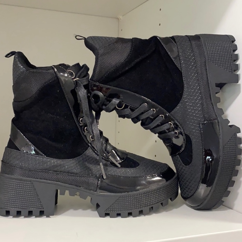 Cape Robbin Black Ankle Boots